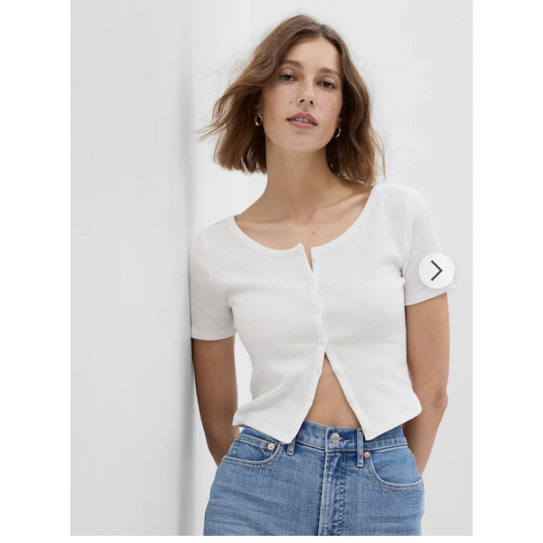 GAP(ギャップ)のギャップ　クロップド　前開き　前ボタン　 レディースのトップス(Tシャツ(半袖/袖なし))の商品写真