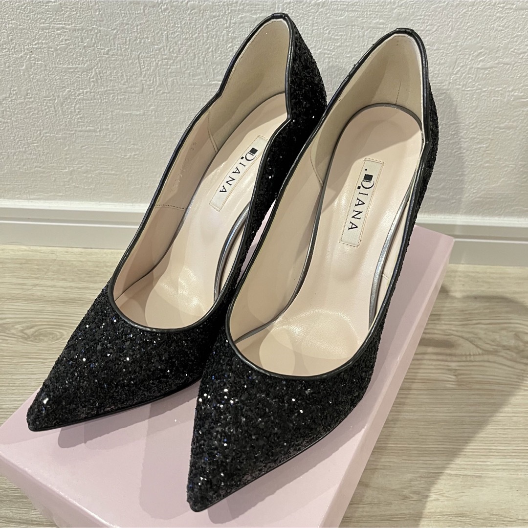 ◆超美品◆ DIANA 踵フラワーカットパンプス ブラック | フリマアプリ ラクマ