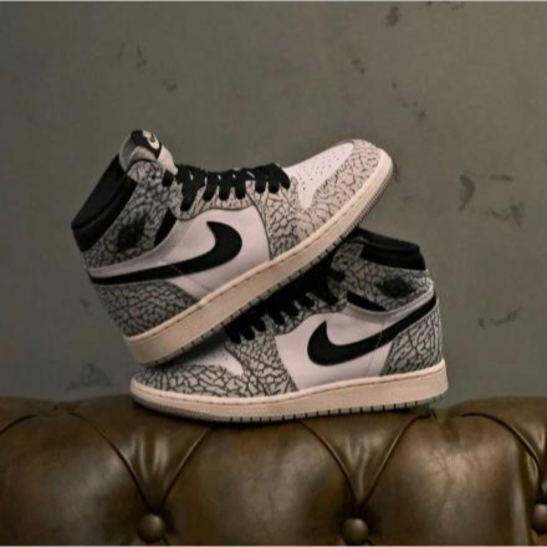 NIKE - Jordan 1 Retro High OG White Cementの通販 by ムームーshop ...