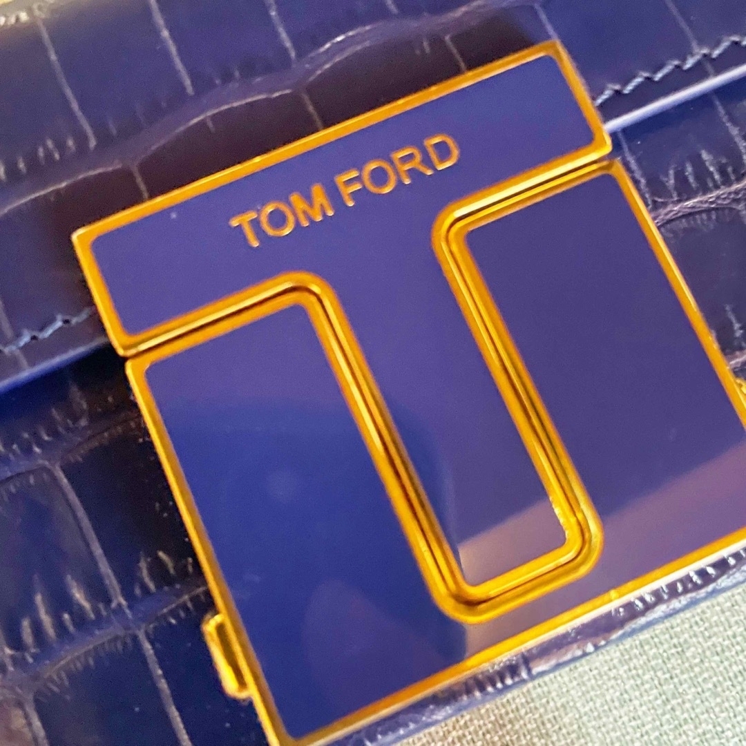 TOM FORD(トムフォード)の値下げTOM FORD トムフォード カードケース ネイビー  クロコ型押し  レディースのファッション小物(名刺入れ/定期入れ)の商品写真