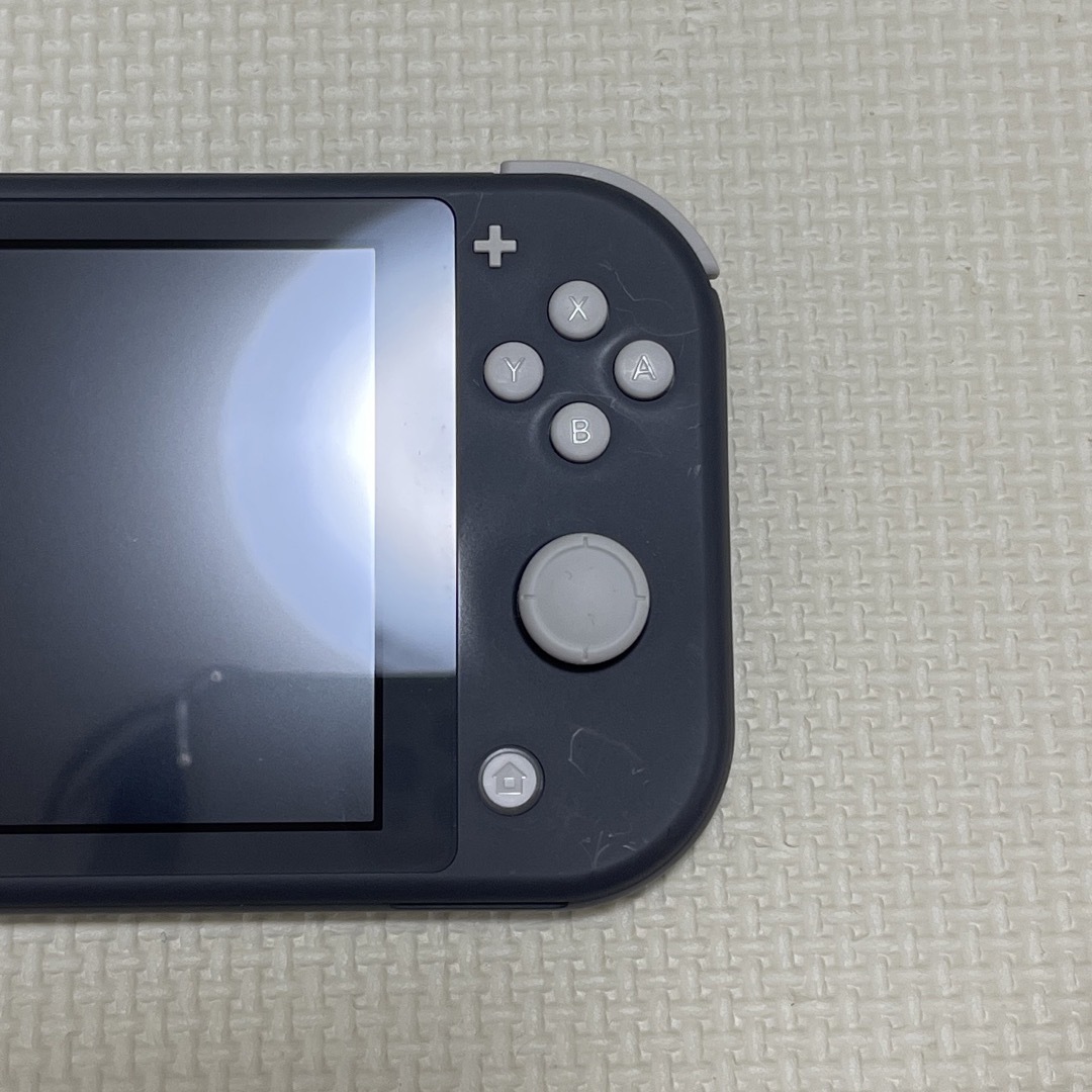 週末限定値下げ！Nintendo Switch Liteグレー エンタメ/ホビーのゲームソフト/ゲーム機本体(家庭用ゲーム機本体)の商品写真