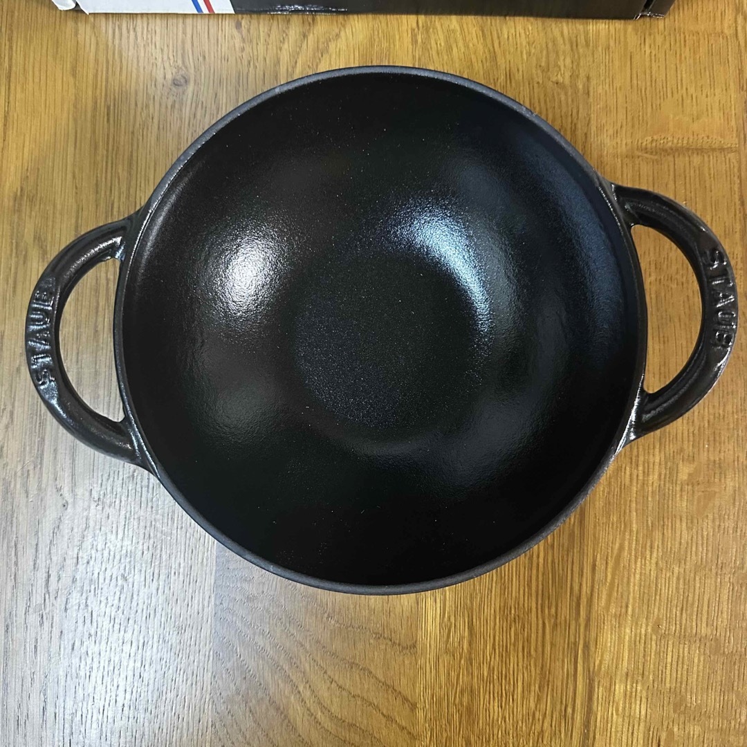 STAUB(ストウブ)のラスト1点新品16cmストウブ ベビーウォック グレー　staub ココット　鍋 インテリア/住まい/日用品のキッチン/食器(鍋/フライパン)の商品写真