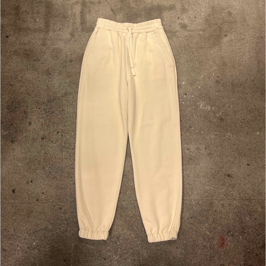 miumiu(ミュウミュウ)のmiu miu logo sweat pants  レディースのパンツ(その他)の商品写真