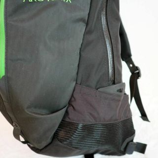 ARC'TERYX - 【美品】通勤・通学・街歩きに最適☆ARC'TERYX ARRO22 ...