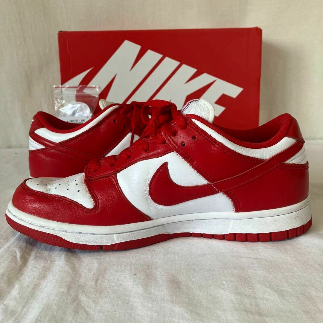 NIKE(ナイキ)の美品 NIKE DUNK LOW SP 白×赤　25cm レディースの靴/シューズ(スニーカー)の商品写真