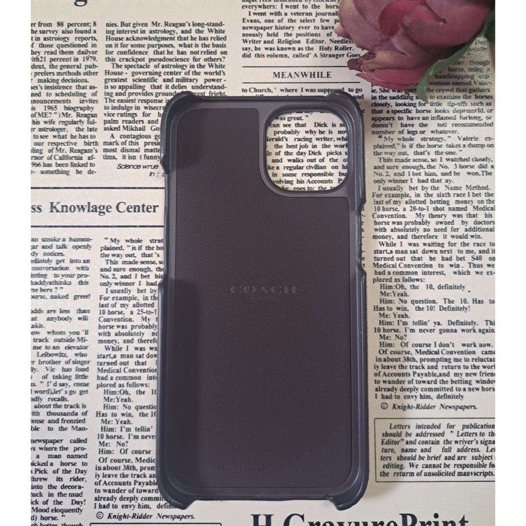 コーチのiPhone13 pro 対応のケース《型番》CG513 KHAKI | makprogres