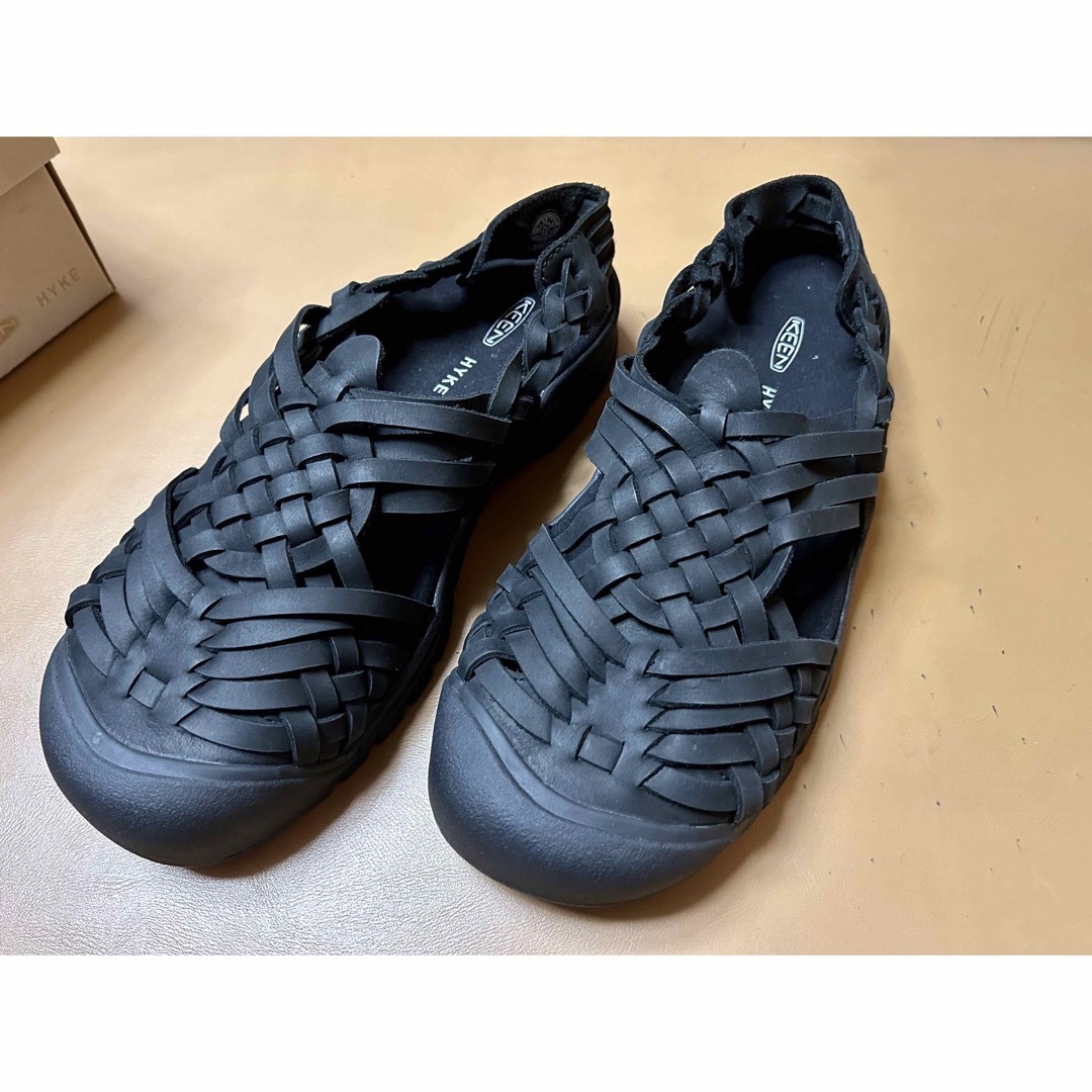 HYKE(ハイク)の新品未使用 27.5cm 黒色　ROSARITA II KEEN × HYKE メンズの靴/シューズ(サンダル)の商品写真