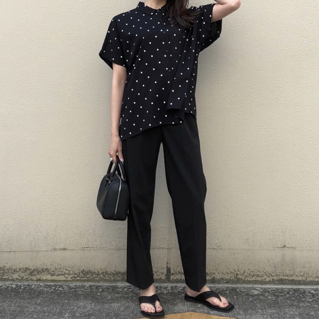 UNIQLO(ユニクロ)の⭐️値下げ⭐️美品⭐️レーヨンプリントブラウス⭐️ドット半袖 レディースのトップス(シャツ/ブラウス(半袖/袖なし))の商品写真