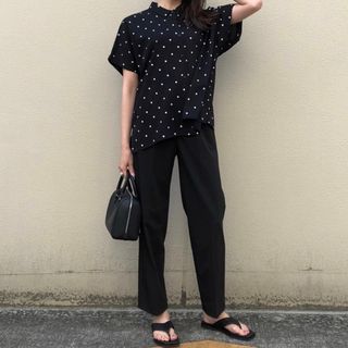 ユニクロ(UNIQLO)の⭐️値下げ⭐️美品⭐️レーヨンプリントブラウス⭐️ドット半袖(シャツ/ブラウス(半袖/袖なし))