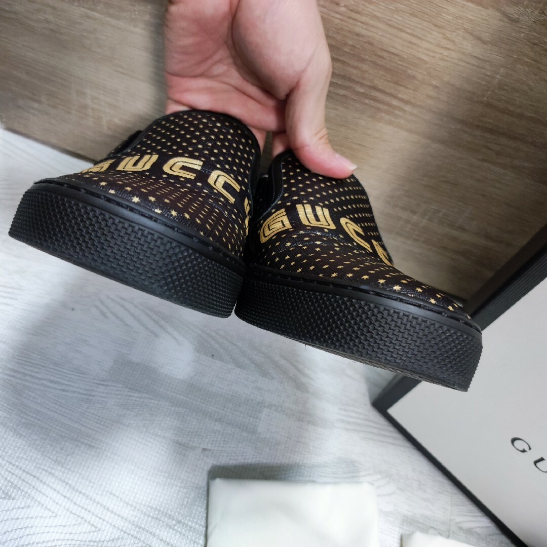 GUCCI グッチ スニーカー スリッポン 極美品✨ - 通販 - hydro-mineral.net