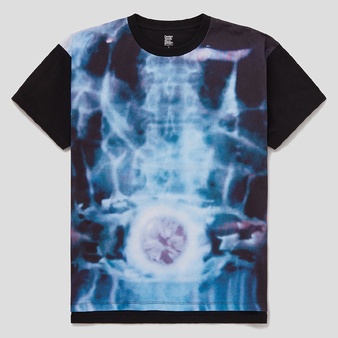 Design Tshirts Store graniph(グラニフ)の新品！グラニフ 仮面ライダー ザアークルエックフレイ メンズ Tシャツ Lサイズ メンズのトップス(Tシャツ/カットソー(半袖/袖なし))の商品写真