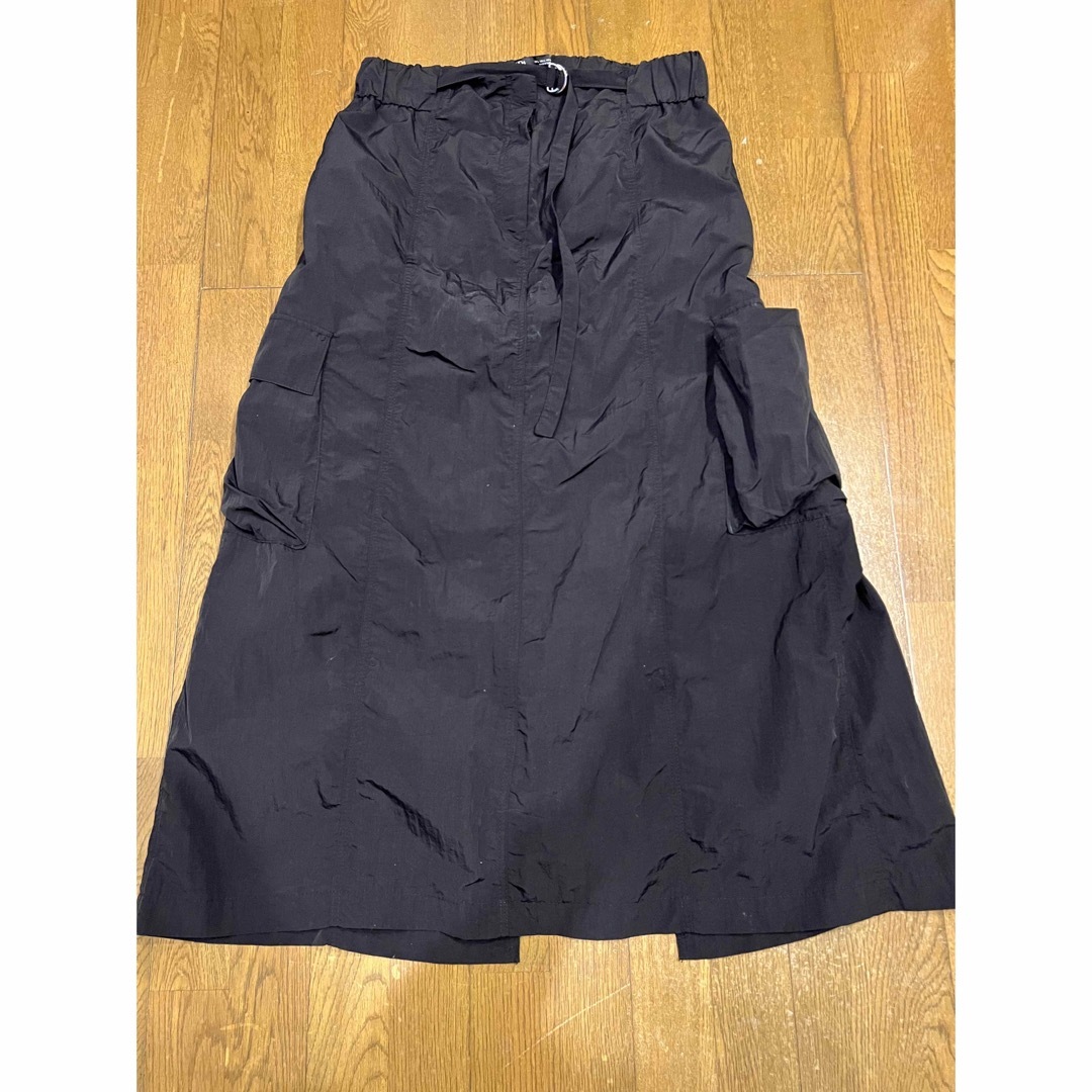 ZARA(ザラ)のZARA ザラ　ナイロンカーゴスカート　ブラック レディースのスカート(ロングスカート)の商品写真