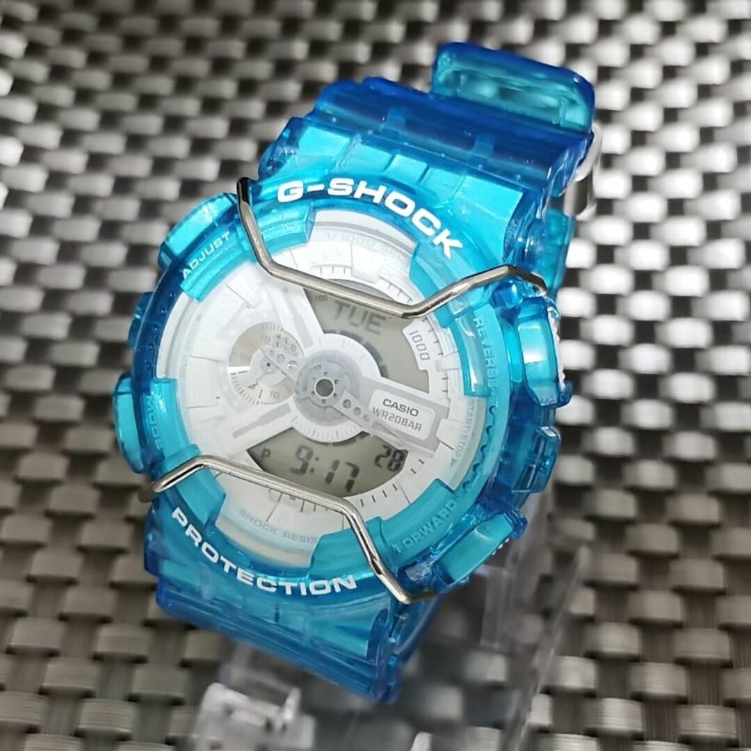 CASIO(カシオ)のG-SHOCK GA-110BC ブルースケルトン & バンパー + メタル遊環 メンズの時計(腕時計(アナログ))の商品写真