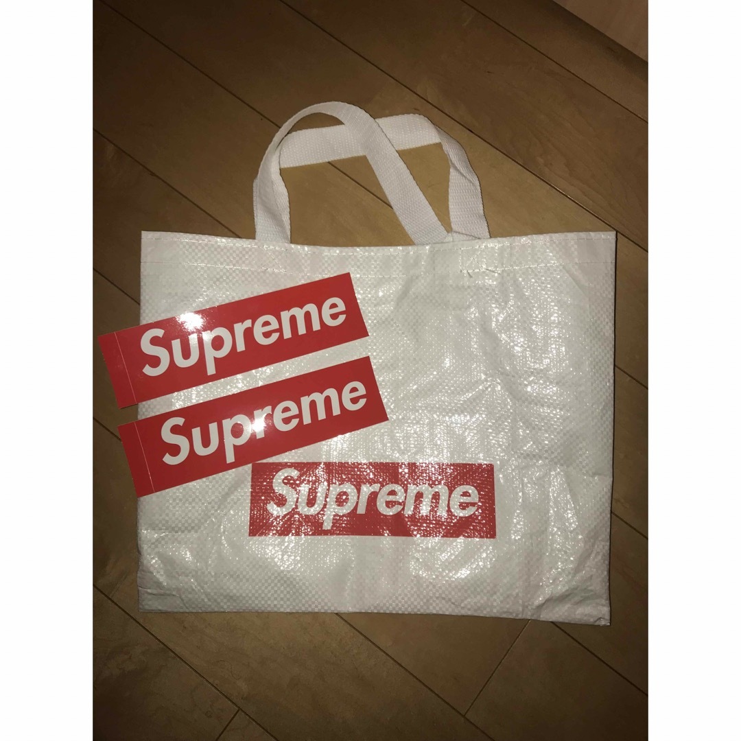 Supreme(シュプリーム)のSupreme ショッパー　ステッカー2枚付き レディースのバッグ(ショップ袋)の商品写真