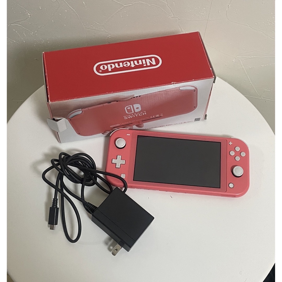 Nintendo Switch LITE コーラル