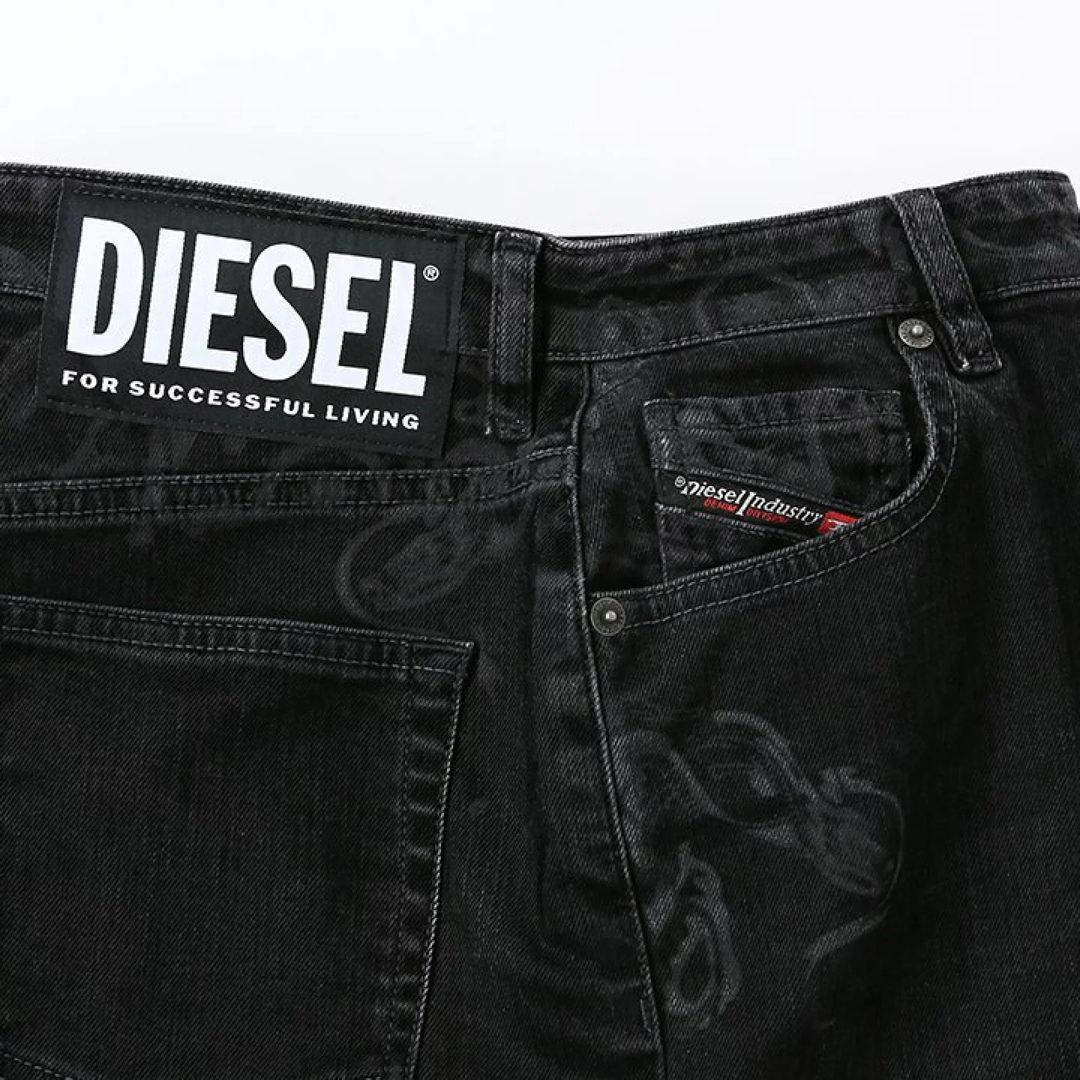 DIESEL(ディーゼル)の【新品未使用・正規品】DIESEL ディーゼル ペイズリー デニム ミニスカート レディースのスカート(ミニスカート)の商品写真