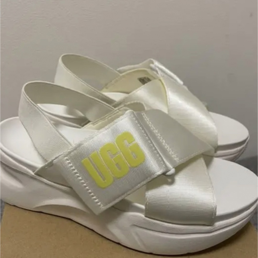 UGG(アグ)の超美品✨UGG厚底サンダル レディースの靴/シューズ(サンダル)の商品写真