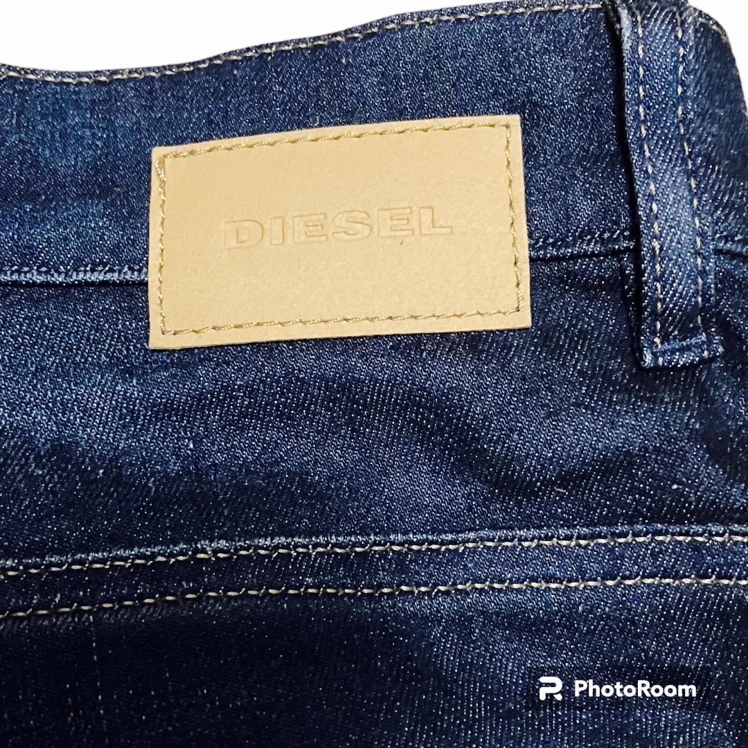 DIESEL(ディーゼル)のDIESELディーゼル　デニムパンツ　ワイドストレートジーンズ　W27 L32 レディースのパンツ(デニム/ジーンズ)の商品写真