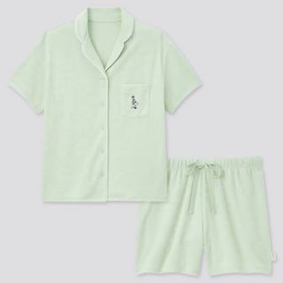 ユニクロ(UNIQLO)のピーナッツエアリズムパイルパジャマ　グリーン　XL スヌーピー(パジャマ)