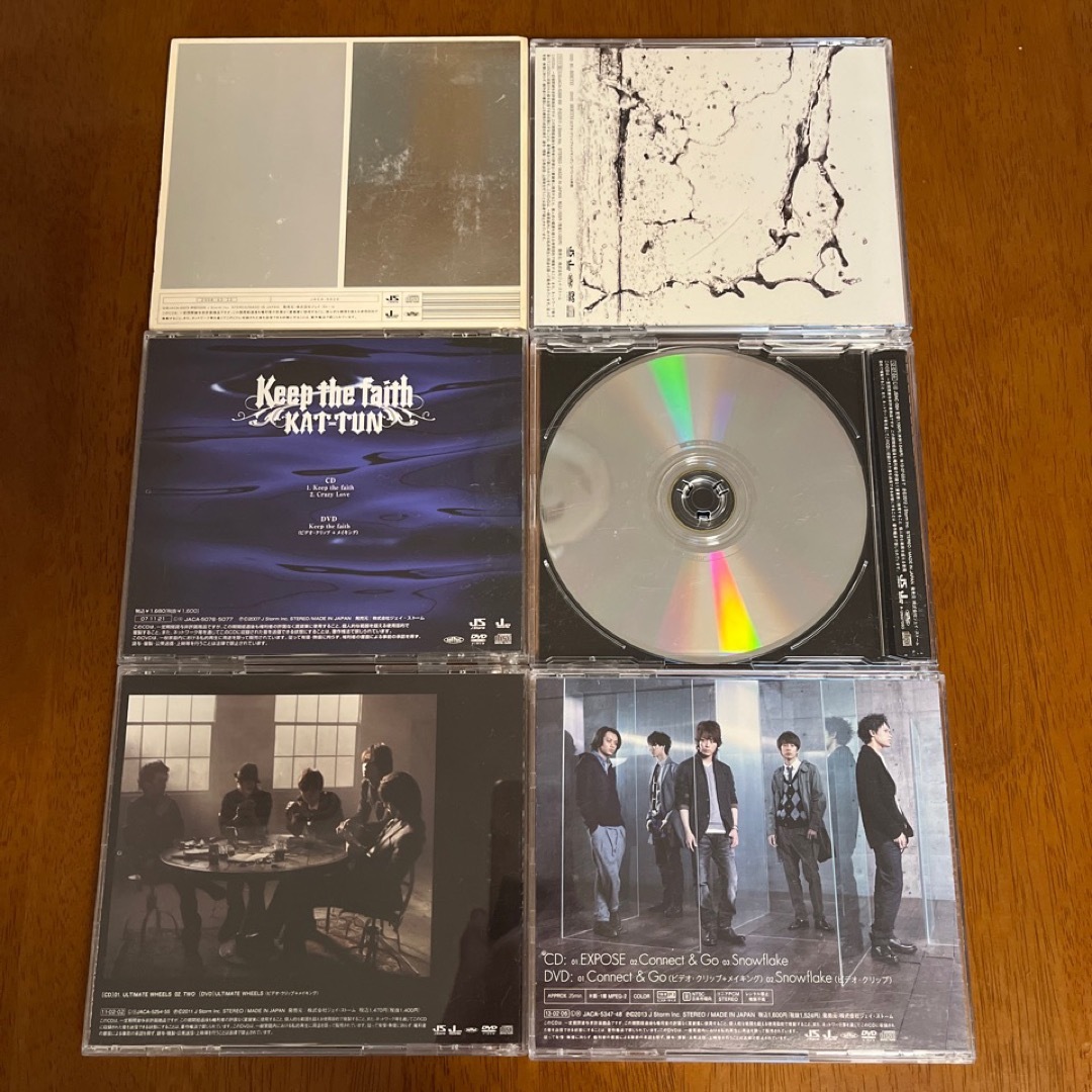 KAT-TUN(カトゥーン)のKAT-TUN シングル CD 6枚セット まとめ売り エンタメ/ホビーのタレントグッズ(アイドルグッズ)の商品写真