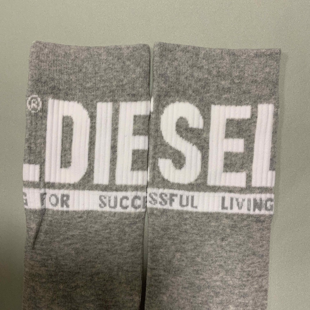 DIESEL(ディーゼル)の洗練されたデザイン　DIESEL　ミドル丈ソックス3点セット　M　2023新製品 メンズのレッグウェア(ソックス)の商品写真