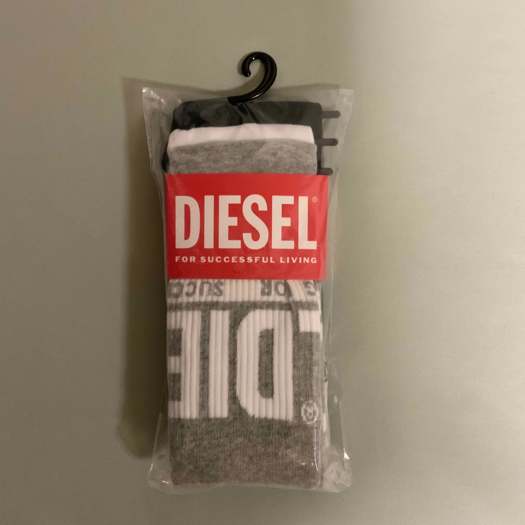 DIESEL(ディーゼル)の洗練されたデザイン　DIESEL　ミドル丈ソックス3点セット　M　2023新製品 メンズのレッグウェア(ソックス)の商品写真