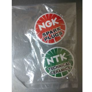 NGK SPARK PLUG　缶バッジ2個セット