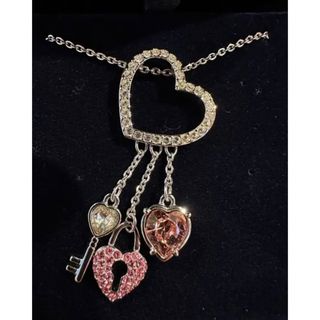 SWAROVSKI - スワロフスキー オープン ハート キー シルバー
