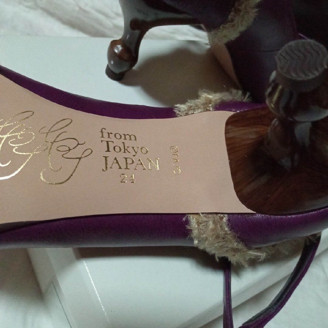 ちゃけちょけ×おそ松さんコラボ　猫モチーフ付き猫足パンプス　24cm レディースの靴/シューズ(ハイヒール/パンプス)の商品写真