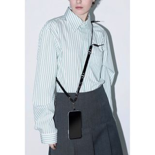 トーガ(TOGA)の★TOGA大人気レザースマホストラップ★ブラック新品未使用(ネックストラップ)