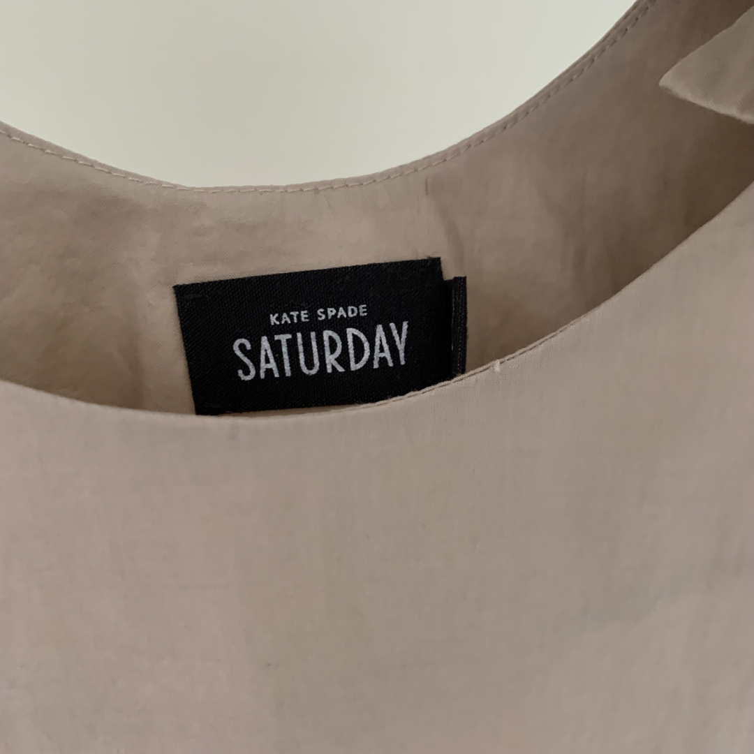 KATE SPADE SATURDAY(ケイトスペードサタデー)のKATE SPADE SATURDAY くすみピンクノースリーブトップス レディースのトップス(カットソー(半袖/袖なし))の商品写真