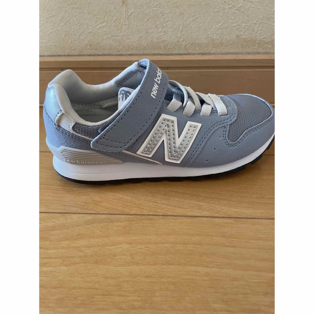 New Balance(ニューバランス)のニューバランススニーカー 18.5㎝ キッズ/ベビー/マタニティのキッズ靴/シューズ(15cm~)(スニーカー)の商品写真