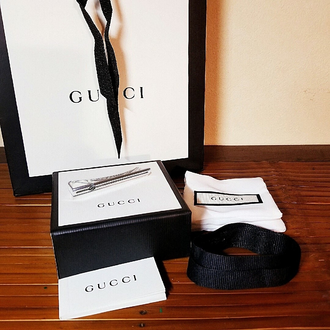 掘り出し物に出会える GUCCI ネクタイピン オープンライン 未使用