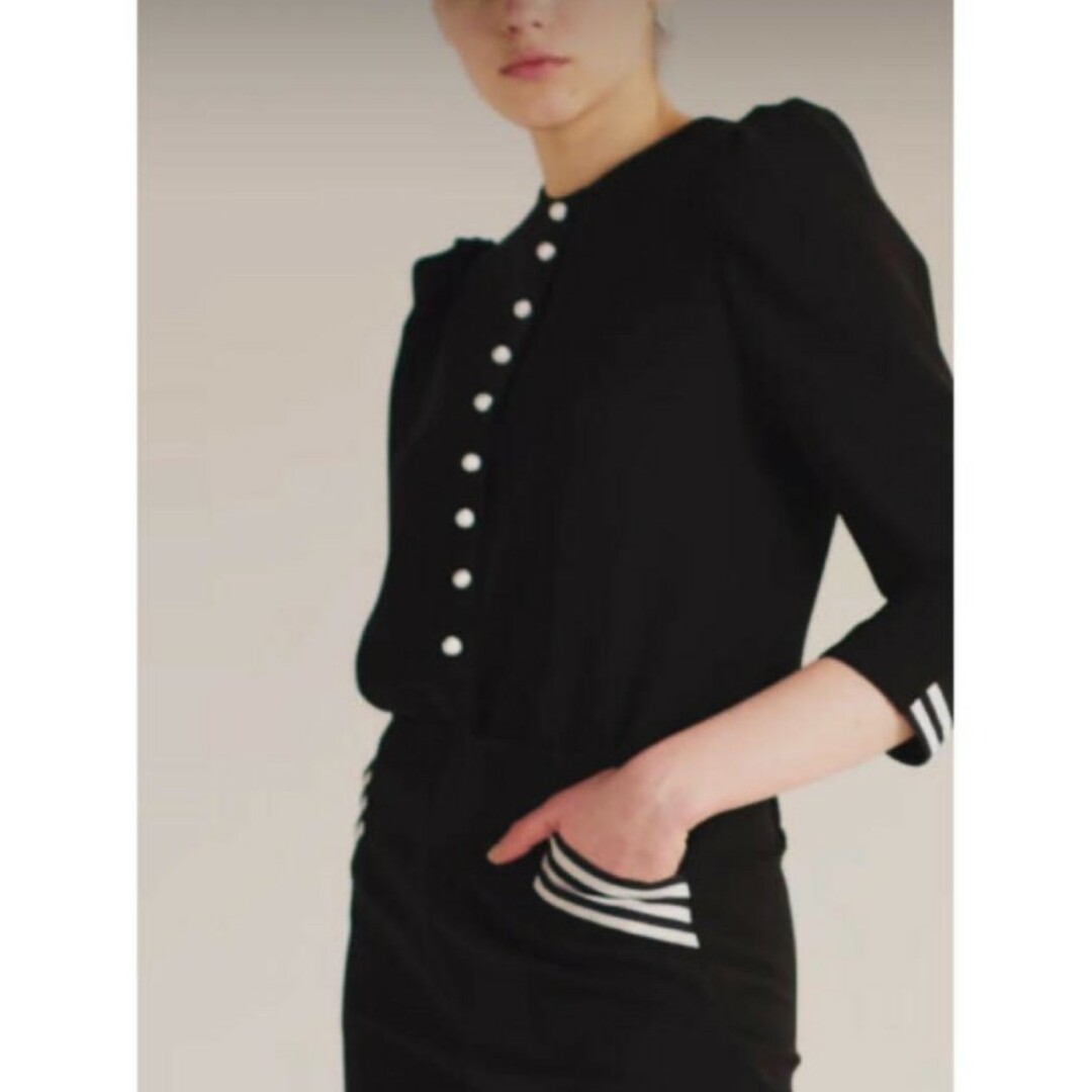 BORDERS at BALCONY(ボーダーズアットバルコニー)の22AW BUTTONED TWILL BLOUSE レディースのトップス(シャツ/ブラウス(長袖/七分))の商品写真