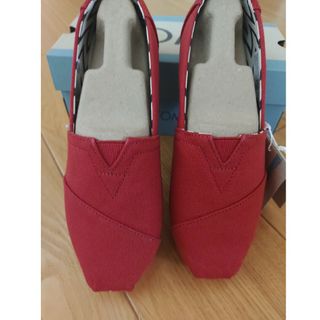 トムズ(TOMS)の新品未使用　トムズ　スリッポン　23.5(スリッポン/モカシン)