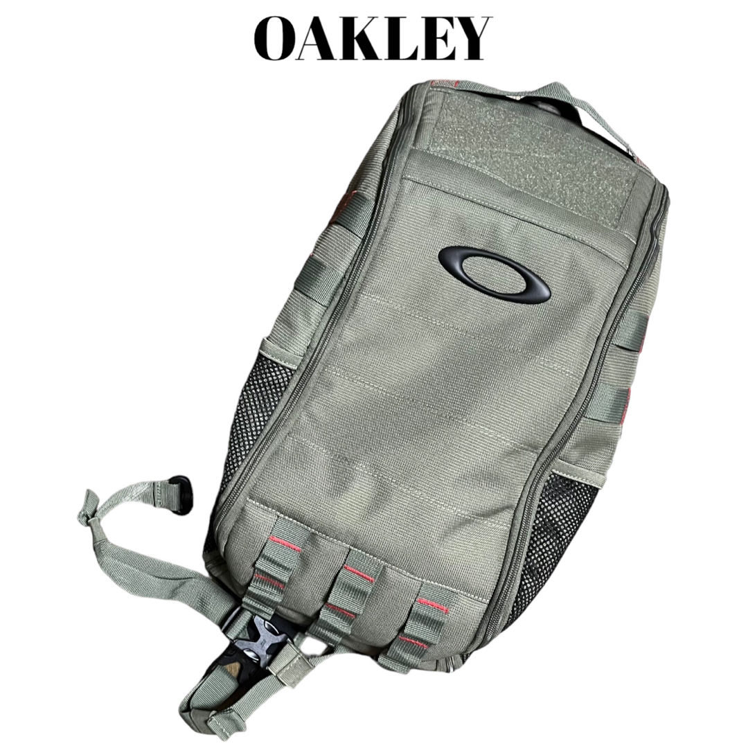 美品 OAKLEY ワンショルダーバッグ カーキ ミリタリー テック