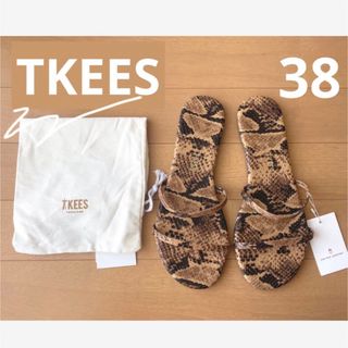 ティキーズ(TKEES)のTKEES  ティキーズ　サンダル パイソン ウーフォス 38 7 8(サンダル)