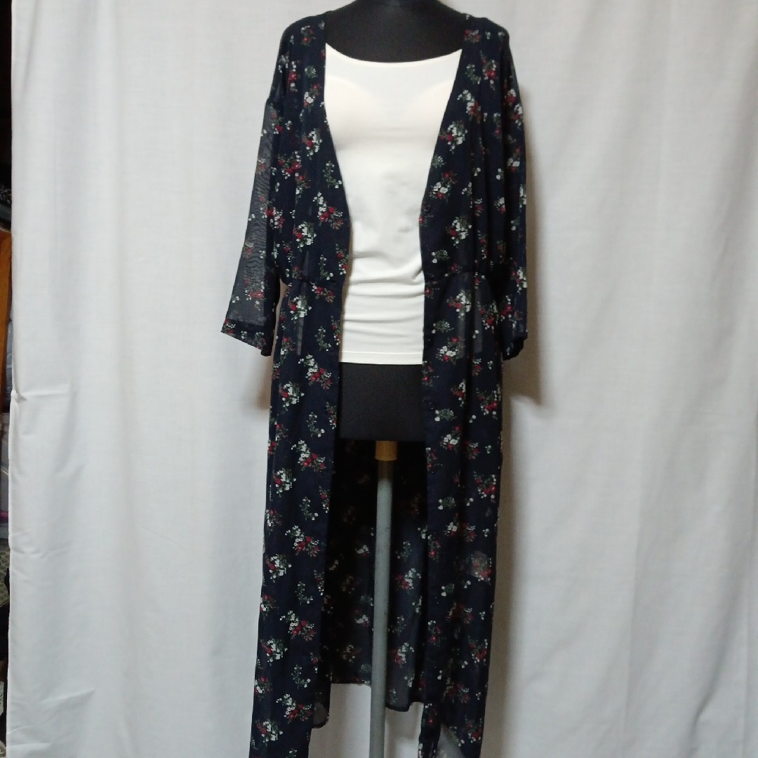 LOWRYS FARM(ローリーズファーム)の美品 ローリーズファーム 7分袖 シャツ ワンピース 羽織り 花柄 レディースのワンピース(ロングワンピース/マキシワンピース)の商品写真