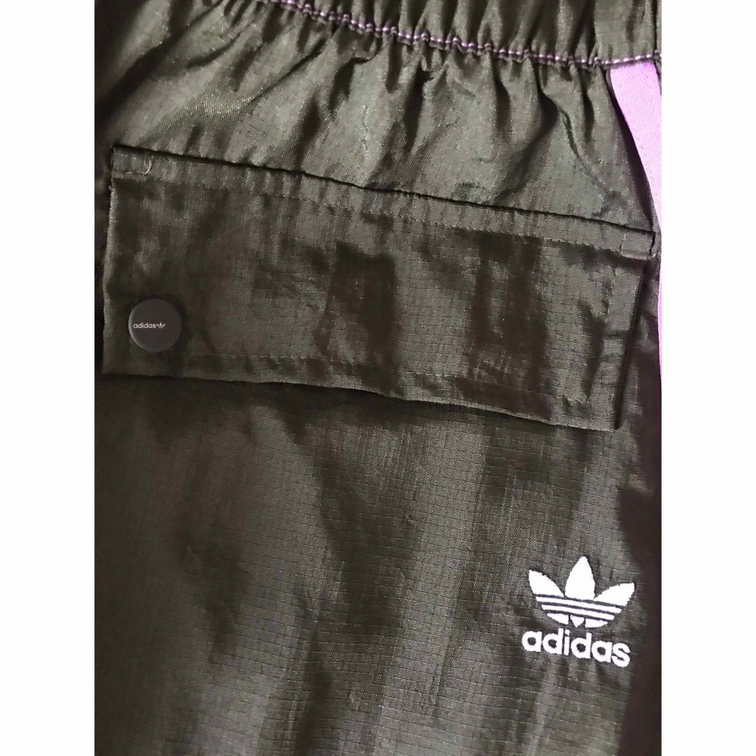 新品未使用タグ付きadidasスカート　カーキ