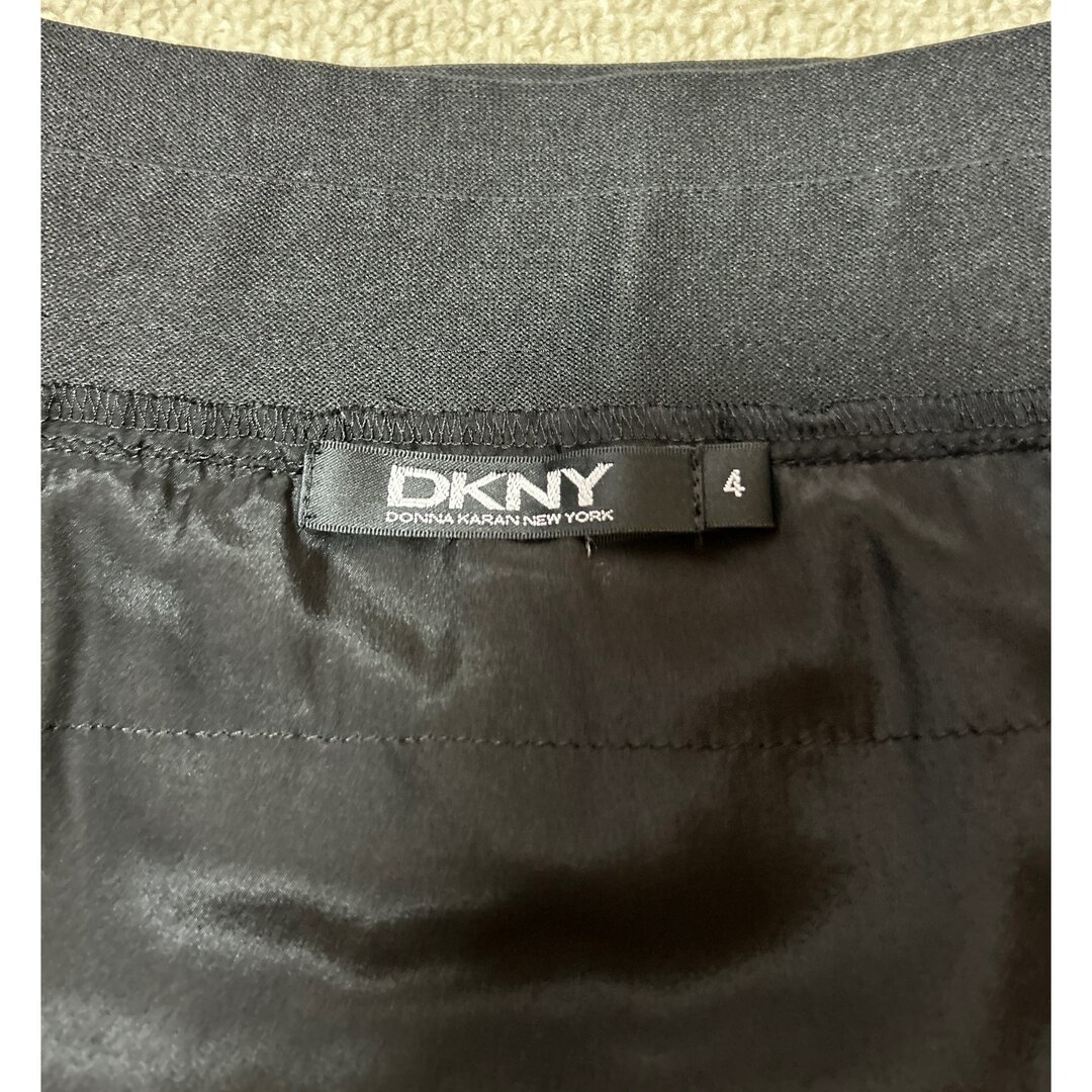 DKNY(ダナキャランニューヨーク)の美品　DKNY 黒シルクシフォン　スカート レディースのスカート(ひざ丈スカート)の商品写真