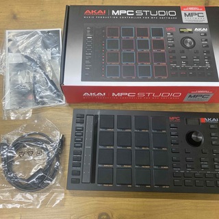 AKAI MPC studio(MIDIコントローラー)