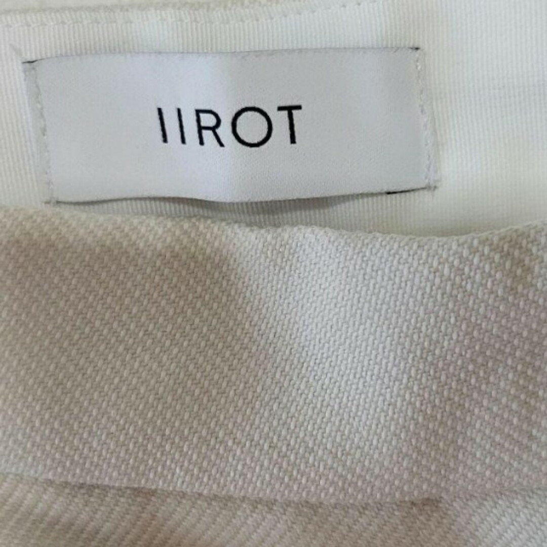 IIROT - IIROT タックパンツの通販 by みーぼ's shop｜イロット