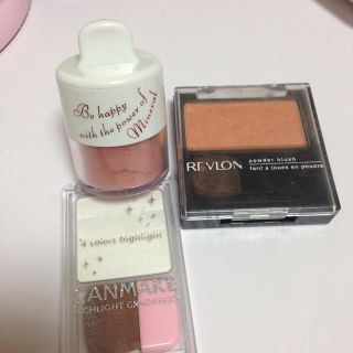 レブロン(REVLON)のチーク(ぴんく&おれんじ)ハイライト(その他)