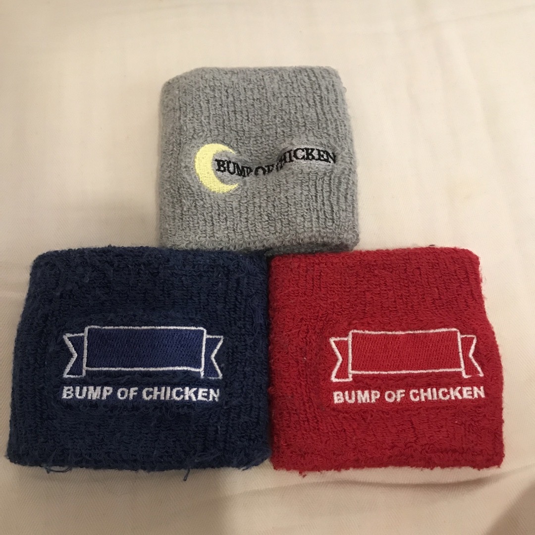 BUMP OF CHICKEN(バンプオブチキン)のBUMP OF CHICKEN リストバンド 3個セット エンタメ/ホビーのタレントグッズ(ミュージシャン)の商品写真