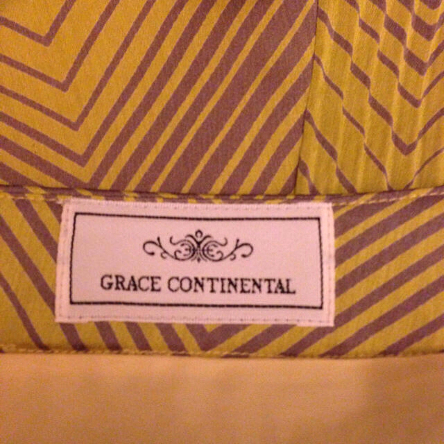 GRACE CONTINENTAL(グレースコンチネンタル)のトップスとの相性抜群✨黄✖グレースカート レディースのスカート(ミニスカート)の商品写真