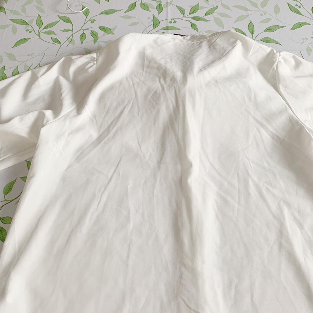 GRL(グレイル)の白ボウタイ　ブラウス レディースのトップス(シャツ/ブラウス(長袖/七分))の商品写真