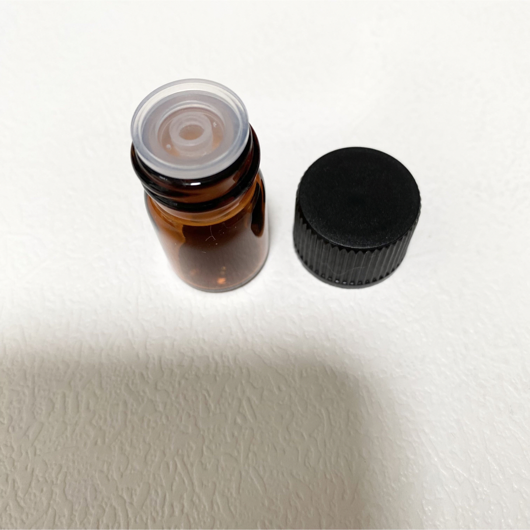 MARC JACOBS(マークジェイコブス)のマークジェイコブス　デイジー　約3ml コスメ/美容の香水(香水(女性用))の商品写真