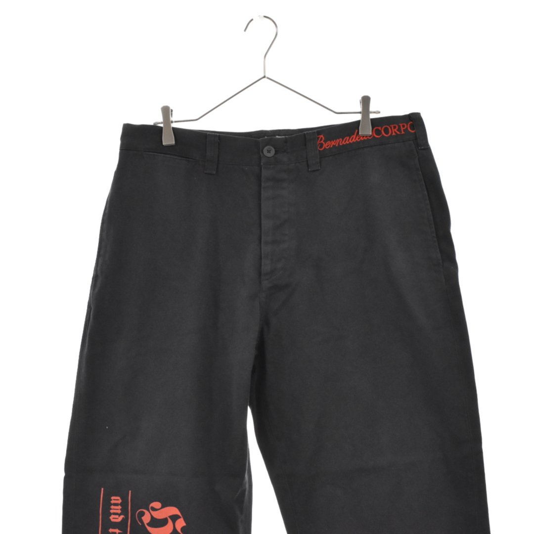 店舗限定特典あり SUPREME シュプリーム 23SS ×Bernadette Corporation Old English Chino Pant ペイント加工チノパンツ ストレートパンツ ブラック