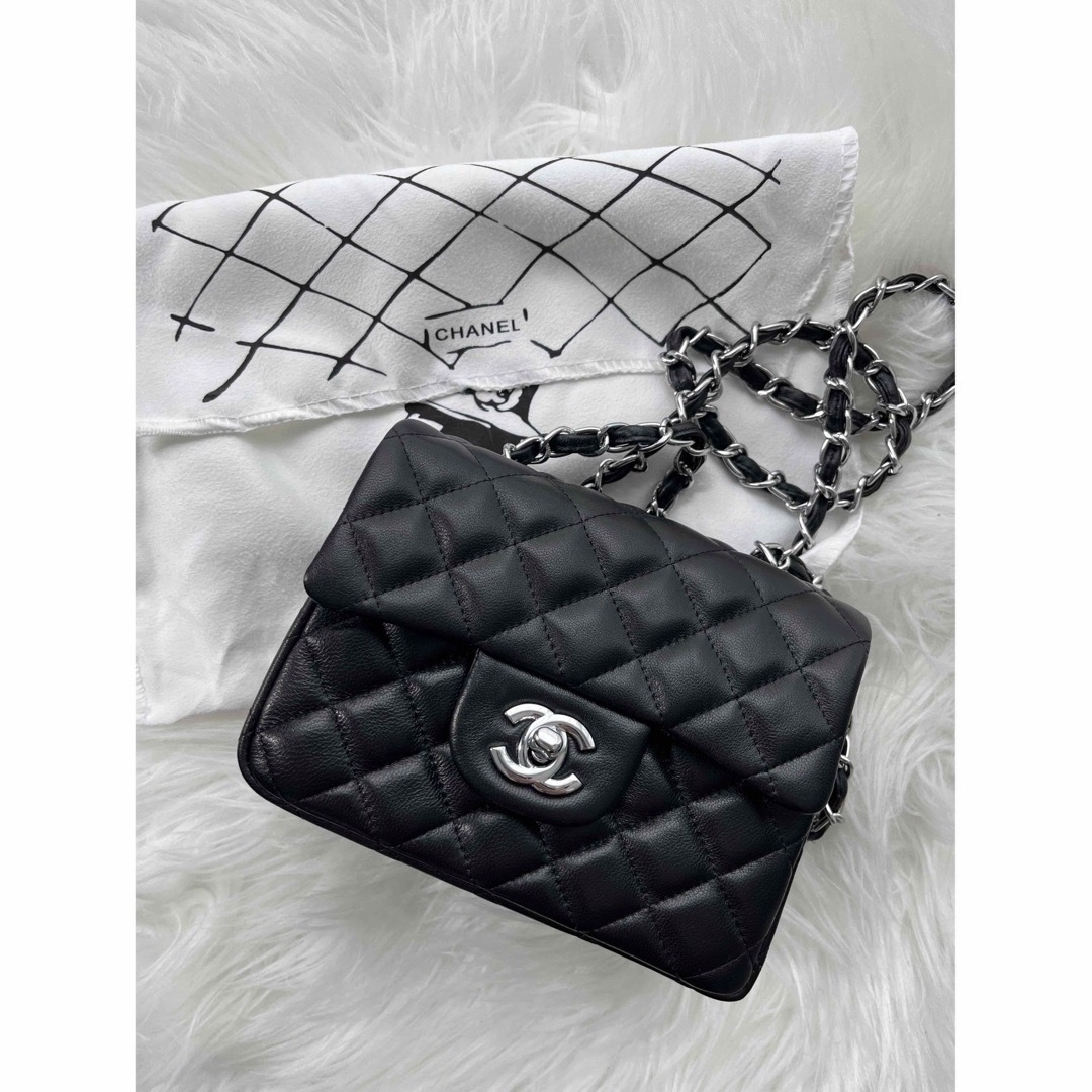 CHANEL ノベルティ チェーンバック