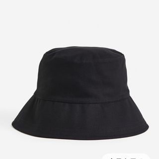 エイチアンドエム(H&M)のＨ＆Ｍ　未使用バケットハット(黒)(ハット)